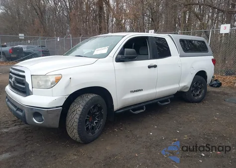 2012 Toyota Tundra Grade 4.6L V8 z USA, uszkodzony, nr VIN 5TFRM5F19CX040694